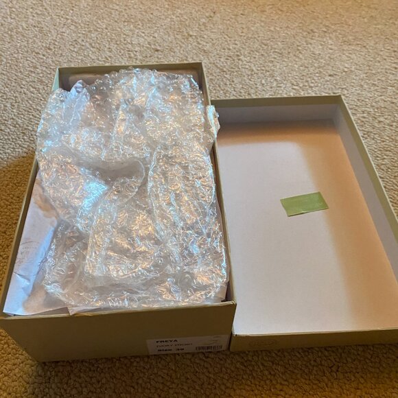 Perfect Bridal Freya Ivory Suede Two Part Block Heel NIB Size 8 (EU 39) - Picture 7 of 7